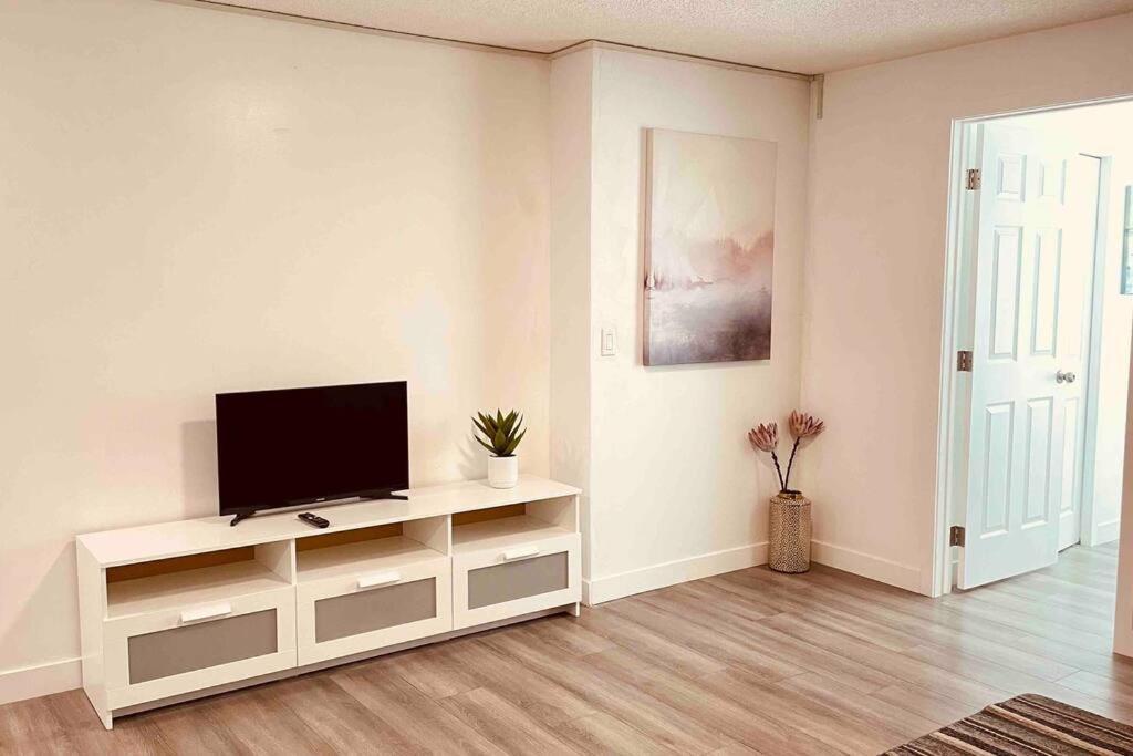 Апартаменти Unit #201 Cozy Mountain View 1Br In Dt Кенмор Екстер'єр фото